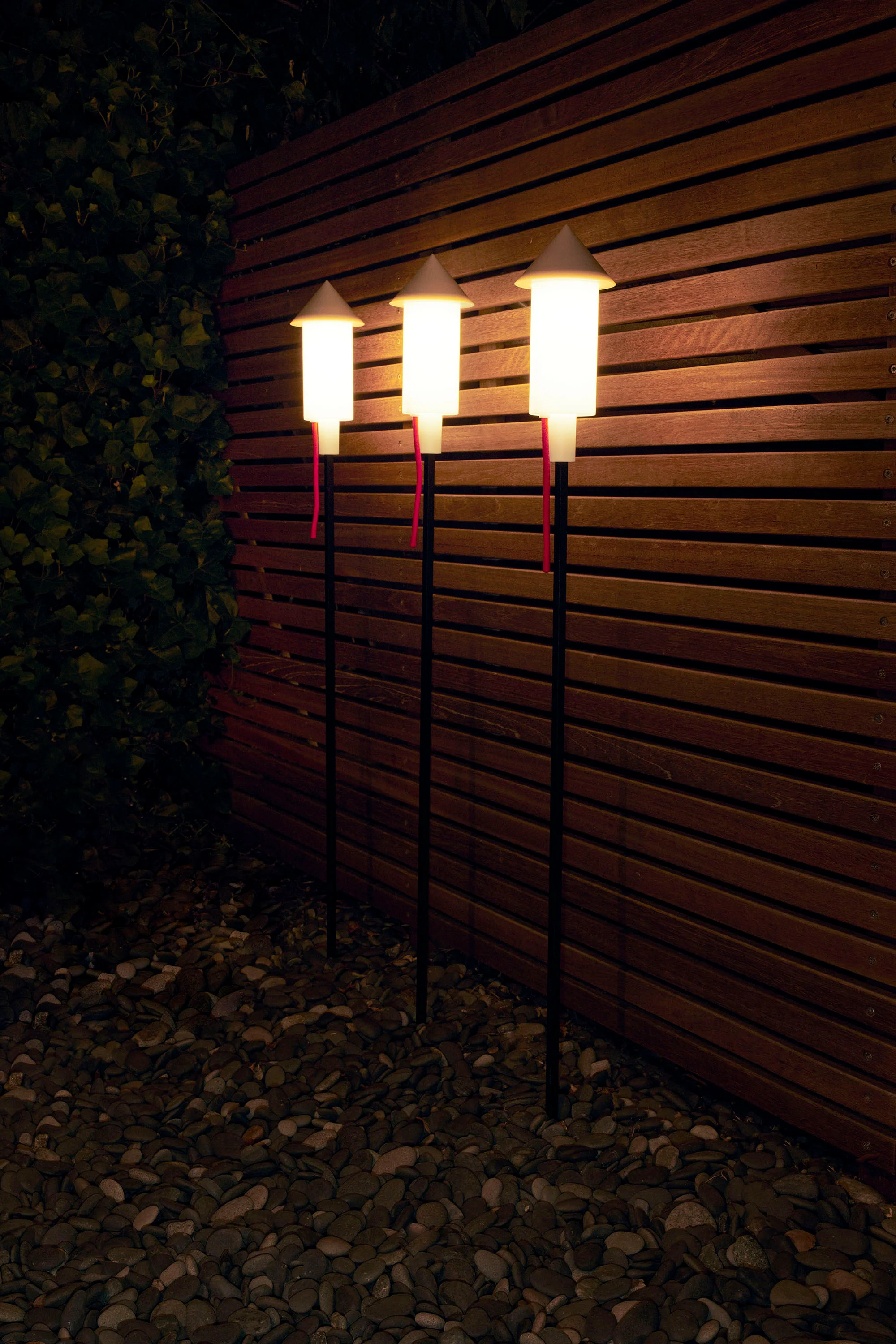 Pret a Racket Wireless Solar Outdoor Lights (Set of 3) - Image 9